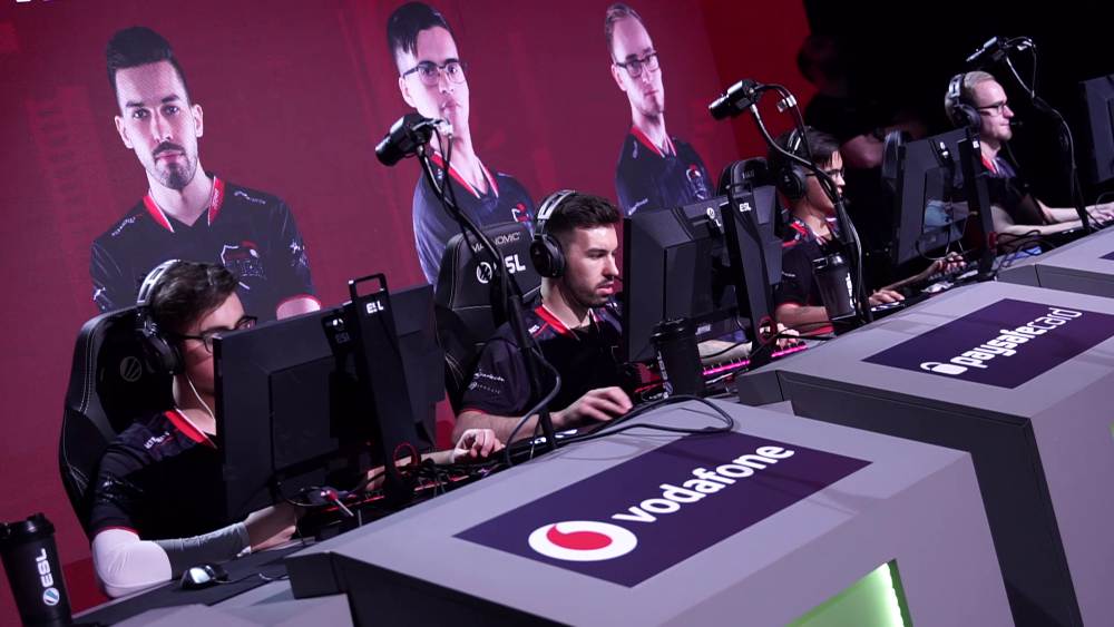 Still image of the team competing at ESL Meisterschaft Winter 2019